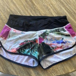 Lululemon speed up shorts, fun print, size 4.